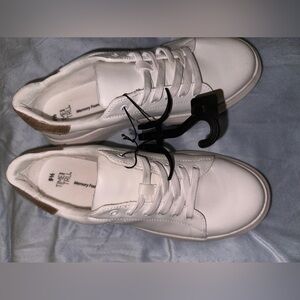 Women’s Shoes sneakers 9.5